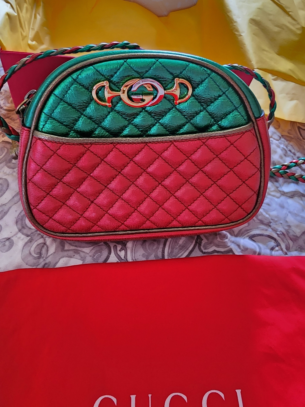 New Condition Gucci Quilted Red & Green Crossbody Bag - Picture 2 of 10